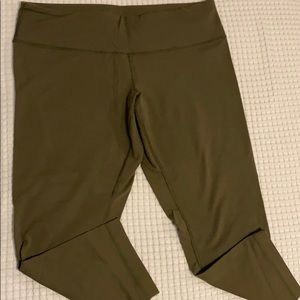 Olive green wunder under lululemon crops